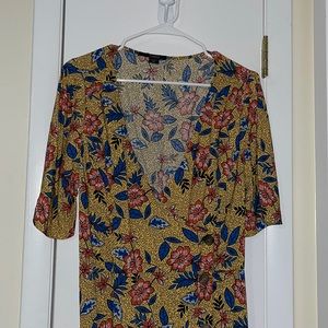 Flower dress. Woman’s XL.